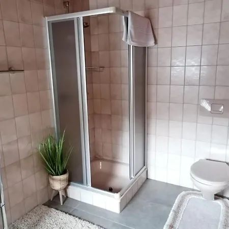 Gaestehaus Holzer 菲霍芬